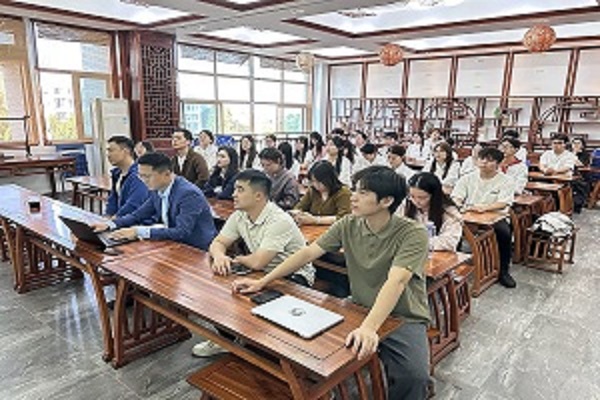 國(guó)學(xué)教育推廣 從經(jīng)典誦讀到文化傳承的現(xiàn)代探索